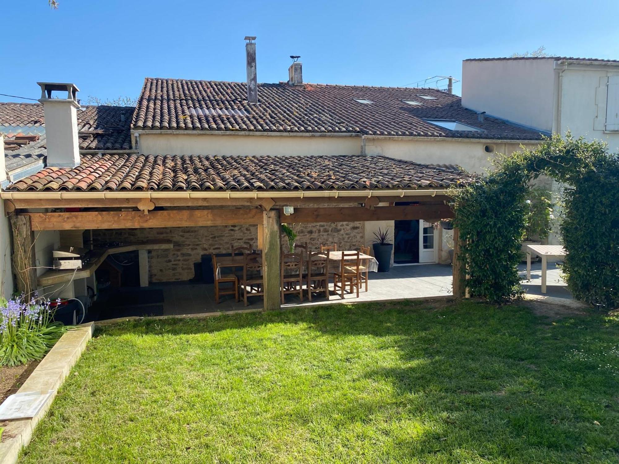 Villa Les 5 Timbres à Montpellier-de-Médillan Extérieur photo